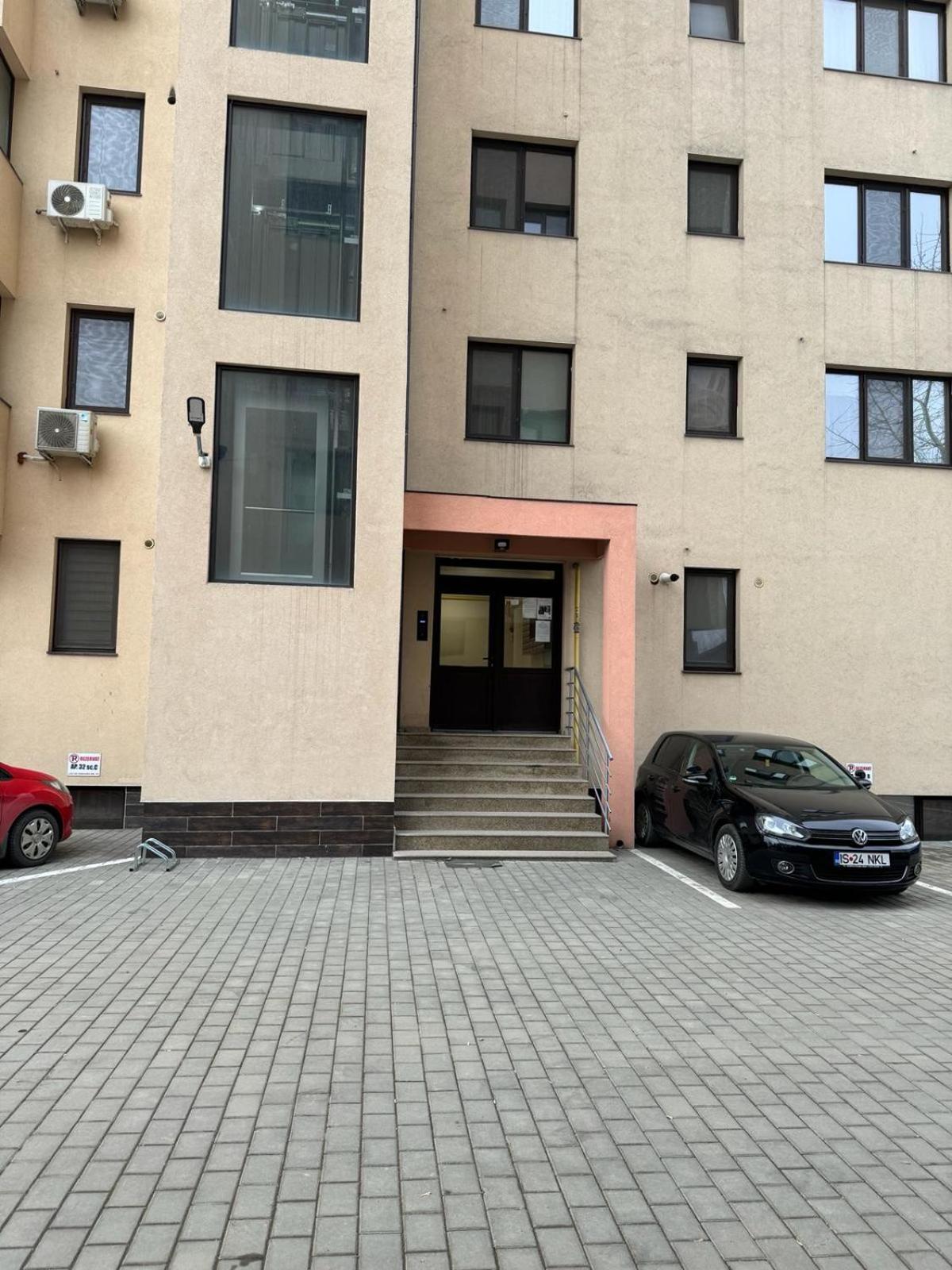 Luxury Young Residence Iasi Exterior foto